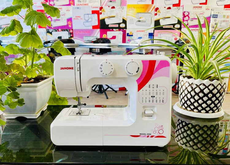 چرخ خیاطی ژانومه مدل 2050