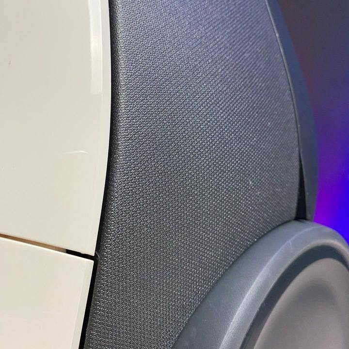 جاروبرقی هوشمند آاگ مدل Vx82-1-alr