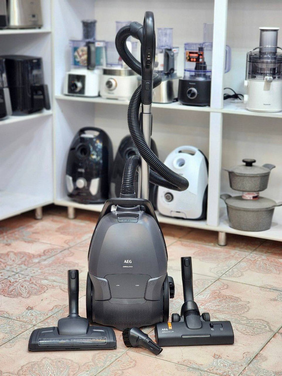 جاروبرقی هوشمند آاگ مدل ab81a2dg