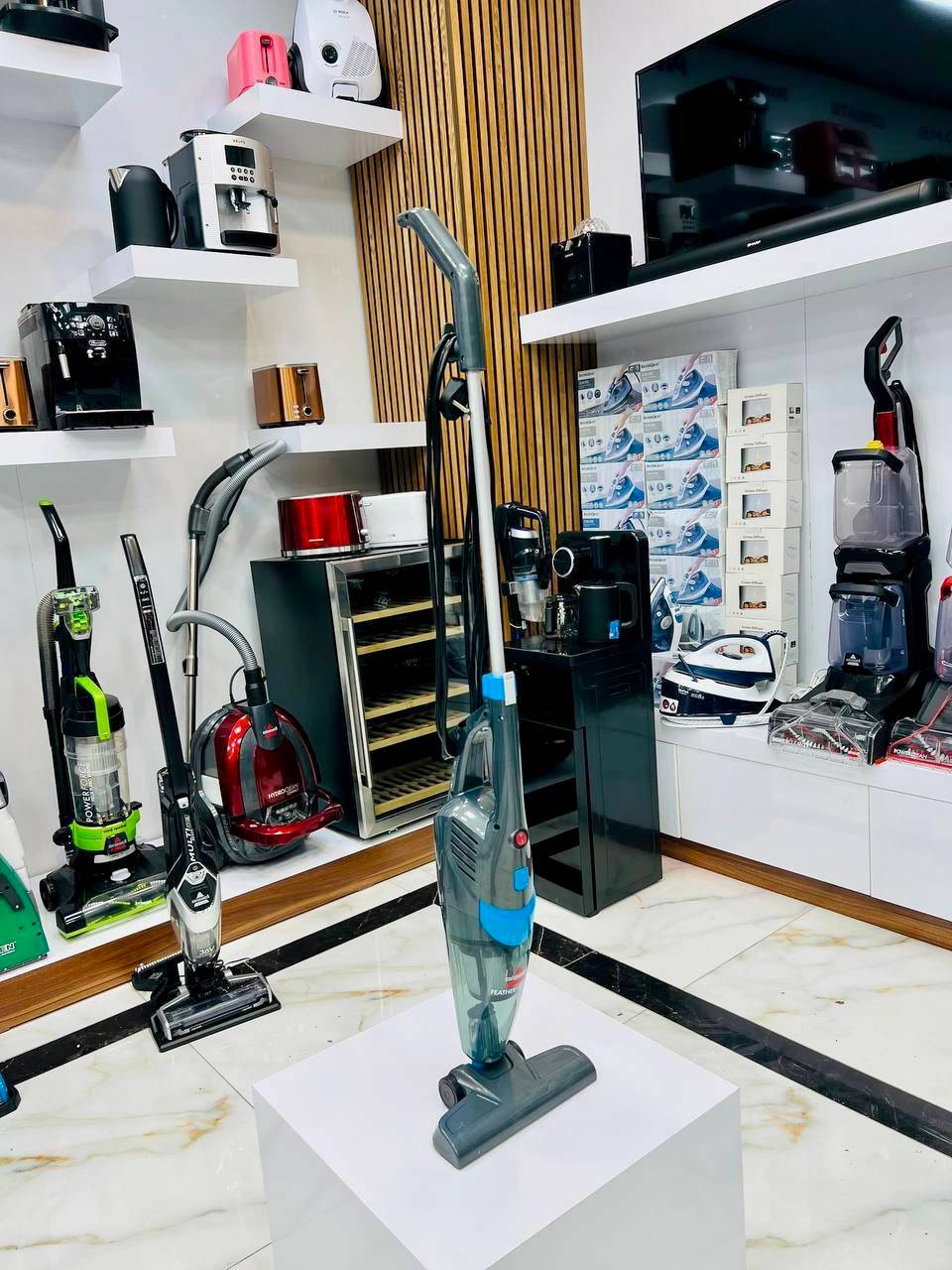 جاروبرقی ایستاده سبک وزن 3در1 برند بیسل مدل (2024E)