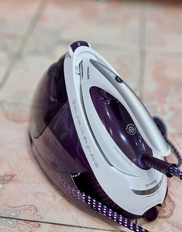 اتو مخزندار حرفهای فیلیپس Gc9660