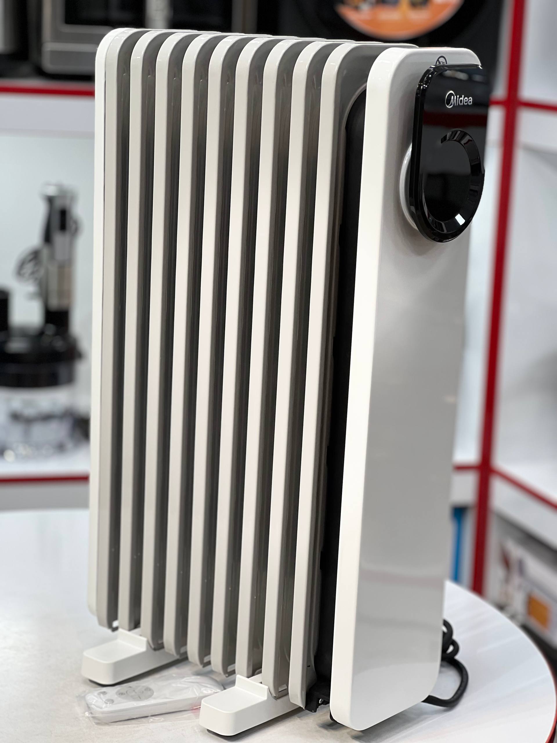 شوفاژ برقی مدیا MHO231R11BPW